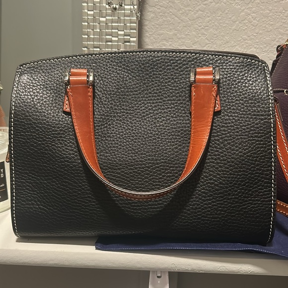 ⭐️TODAY ONLY⭐️Dooney & Bourke Cambridge Black Convertible Crossbody Satchel - Picture 9 of 9